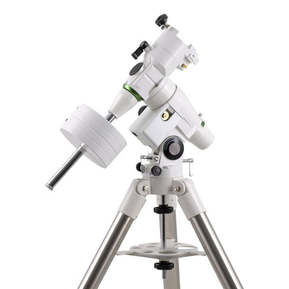 Lunette Sky-Watcher Black Diamond 80ED f/7.5 sur monture NEQ5 Pro Go-To pour l’astronomie — Sky-Watcher